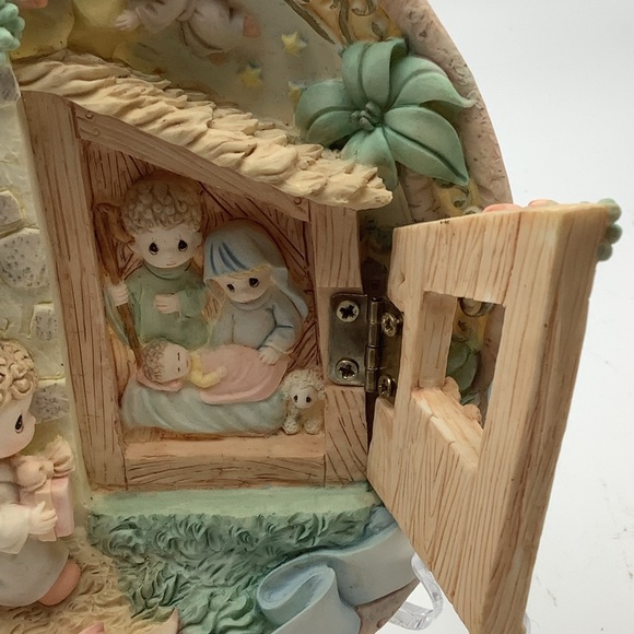 Vintage Precious Moments Nativity Wall Hanging 3D Bethlehem Inn - Picture 6 of 9